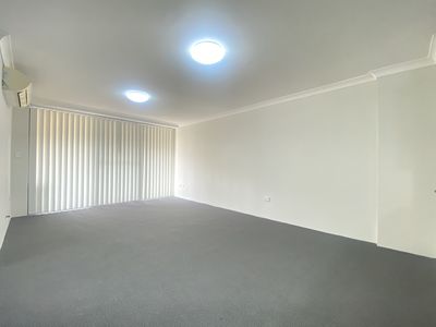 12/181 Hawkesbury Road, Westmead