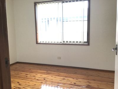 2 / 1 Gipps Crescent, Barrack Heights