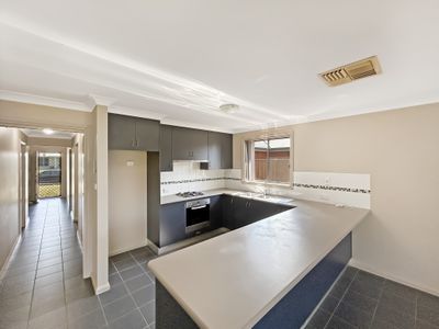 2B Thornett Place, Dubbo