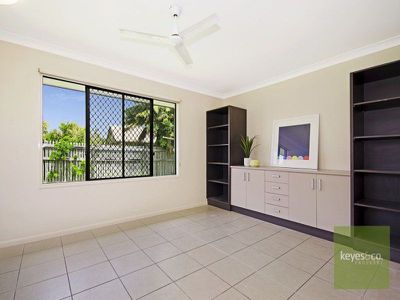 9 Waterlily Circuit, Douglas