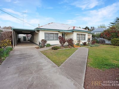 7 Tena Avenue, Horsham