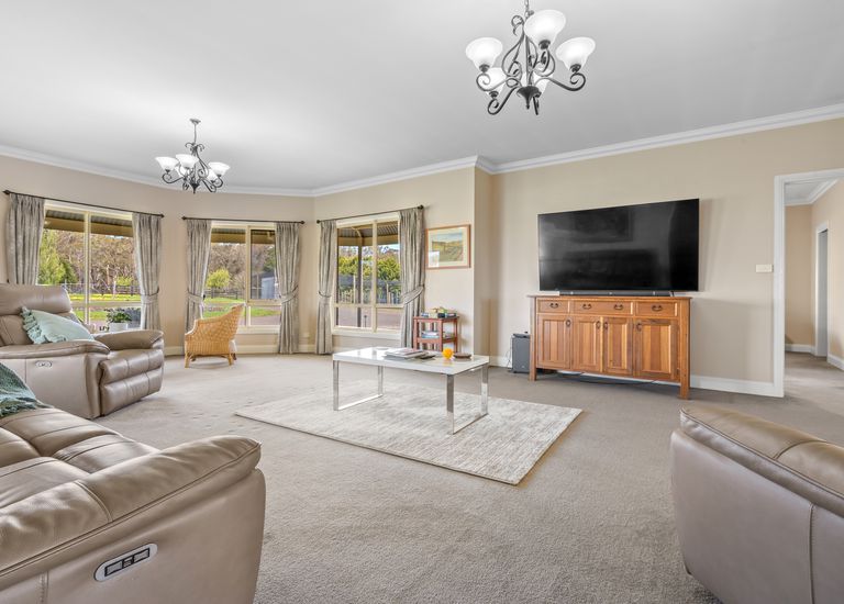 231 Golf Course Road, Heywood