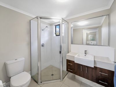 2 / 1 Robson Street, Mooroobool