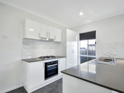 2 / 5 Heartwood Drive, Edgeworth