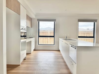 1 Earlville Street, Manor Lakes