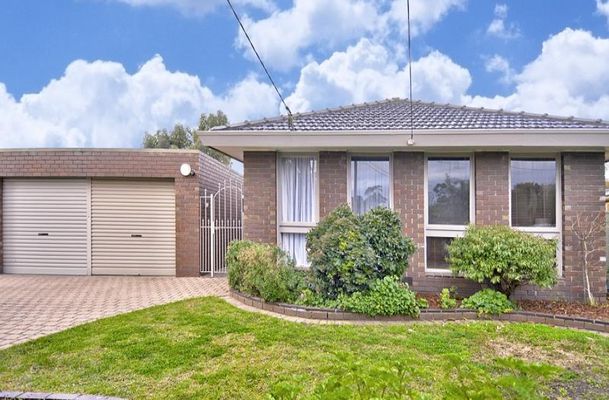20 Woodstock Drive, Gladstone Park