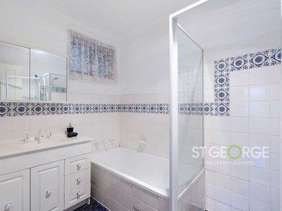 8 Patonga Close, Woodbine