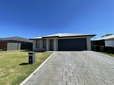 51 Peel Place, Dubbo