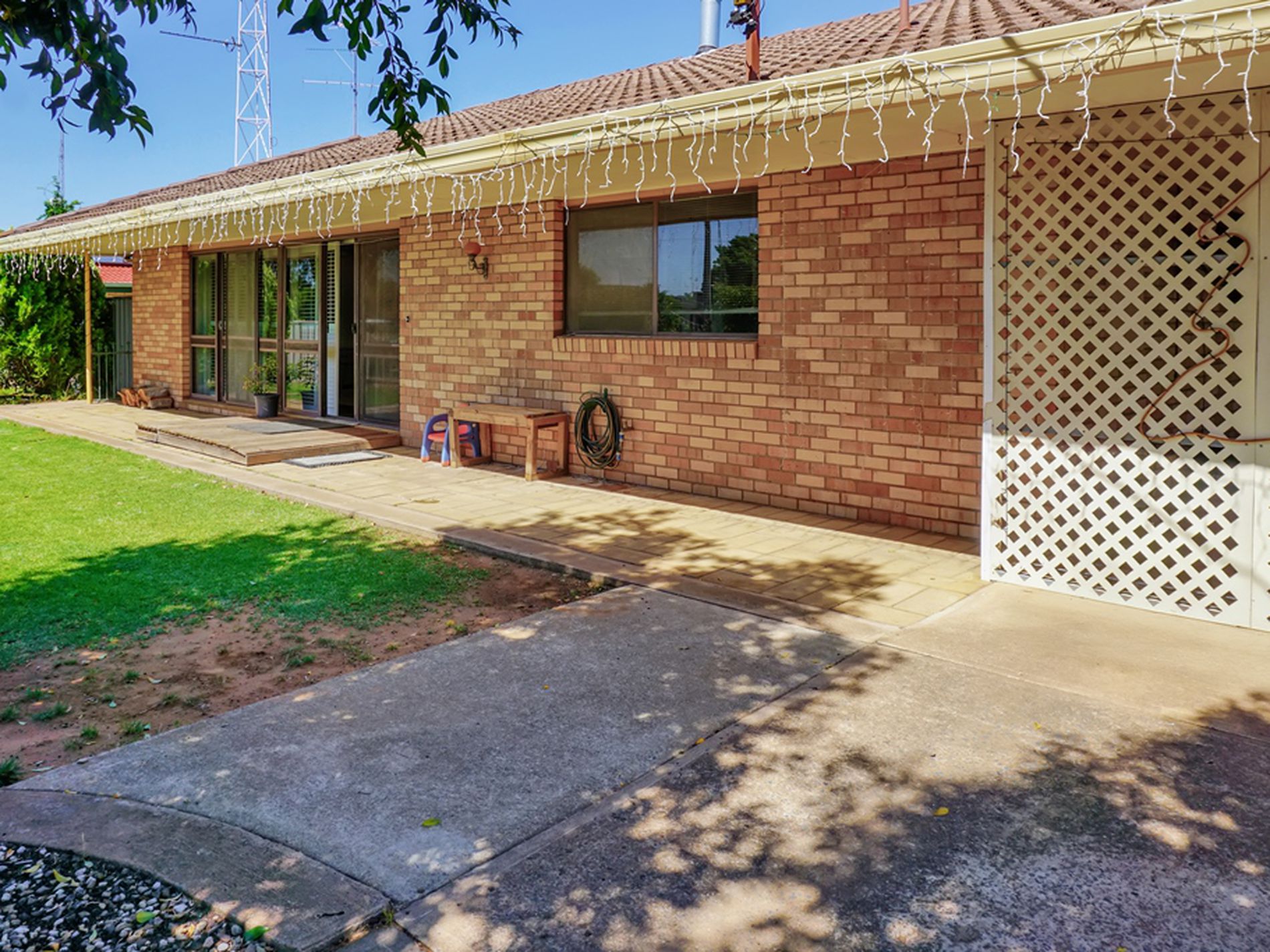 6 Belar Street, West Wyalong