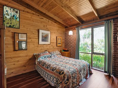 32 L L Road, Officer