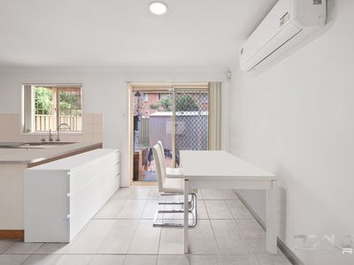 4 / 5 Chapman Street, Werrington