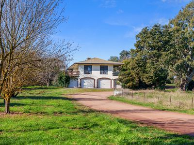 2 / 5 Midland Highway, Mansfield
