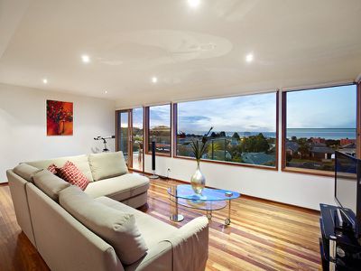 16 Marvin Avenue, Rye