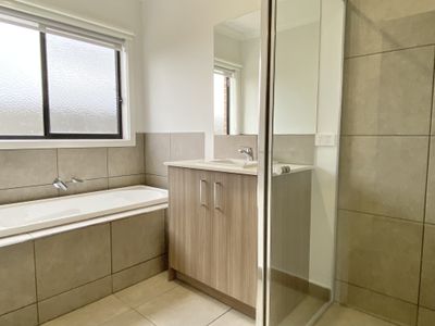 29 Gosfield Drive, Werribee