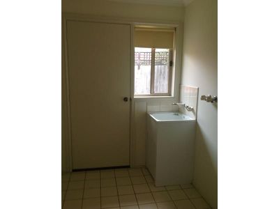 1 / 8 Moulemein Court, Hamlyn Heights