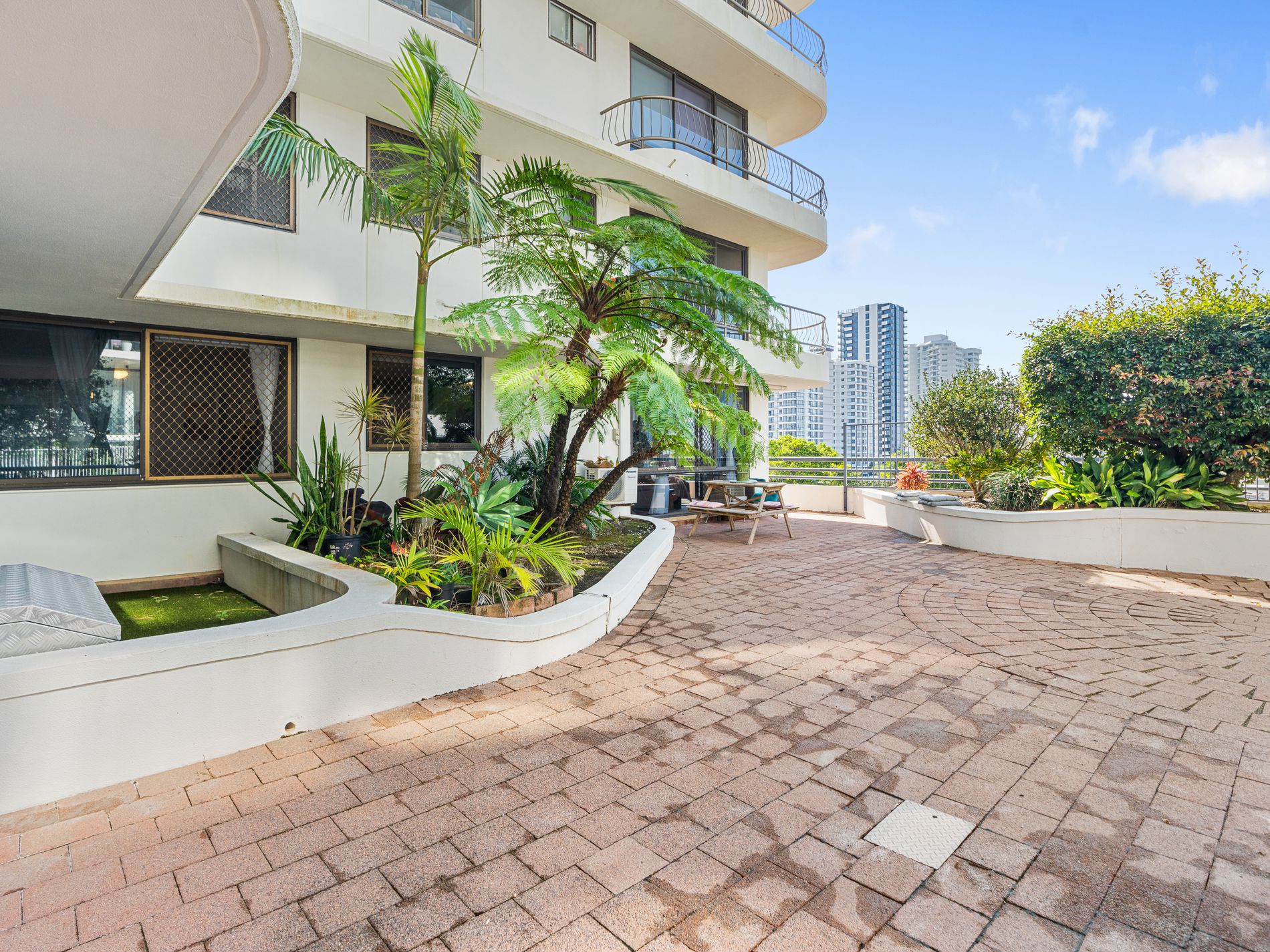 2 / 23 Garrick Street, Coolangatta