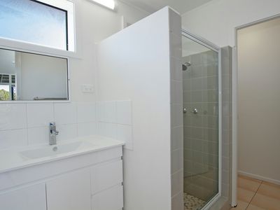 9 / 175 Baraang Drive, Broadwater