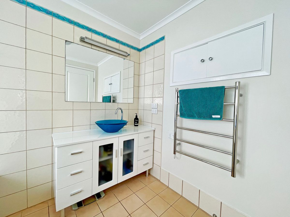 9 Tenth Avenue, Atherton