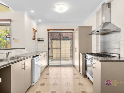 10 Ambleside Way, Canning Vale