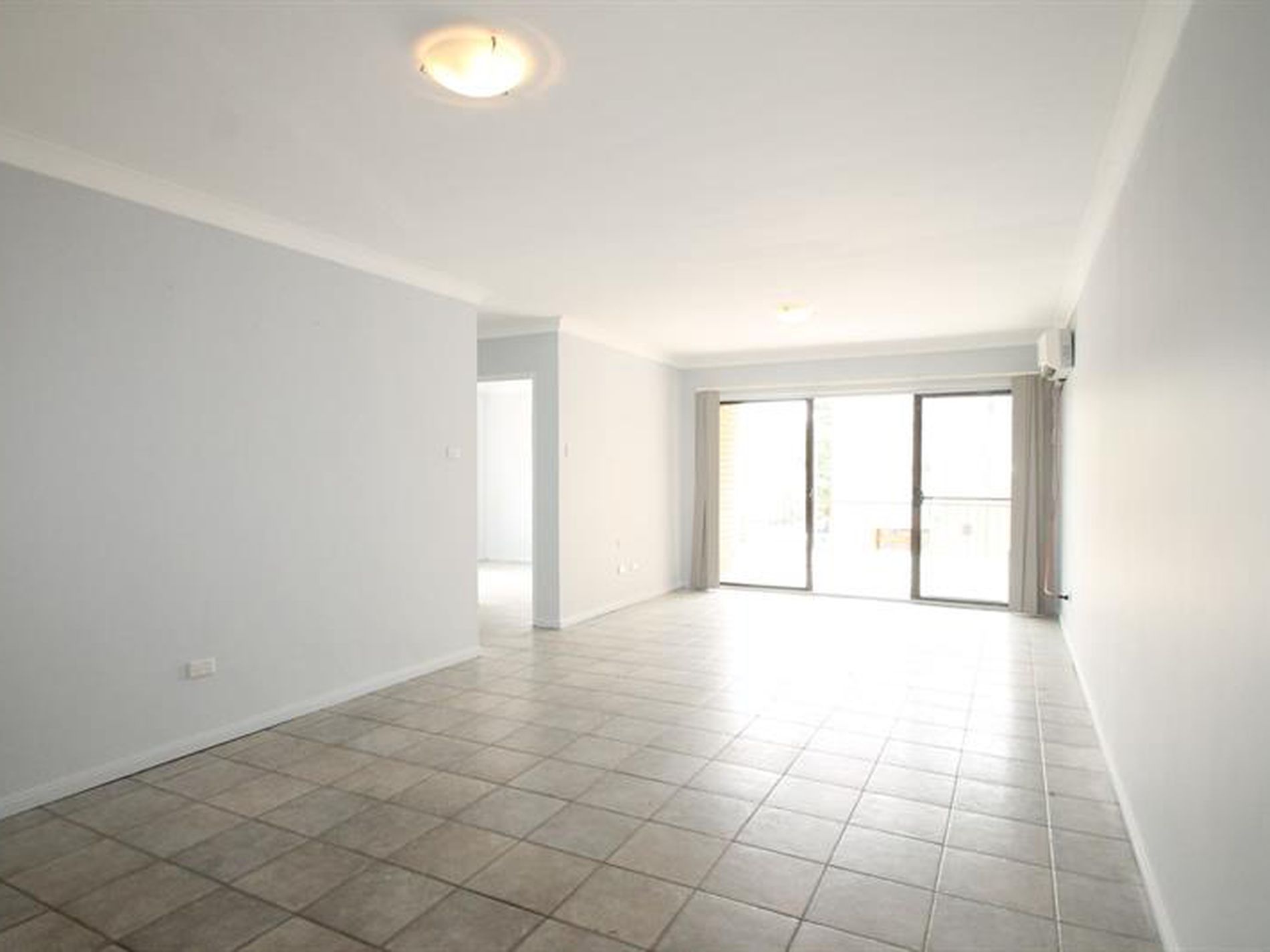 2 / 98 Wollongong Road, Arncliffe