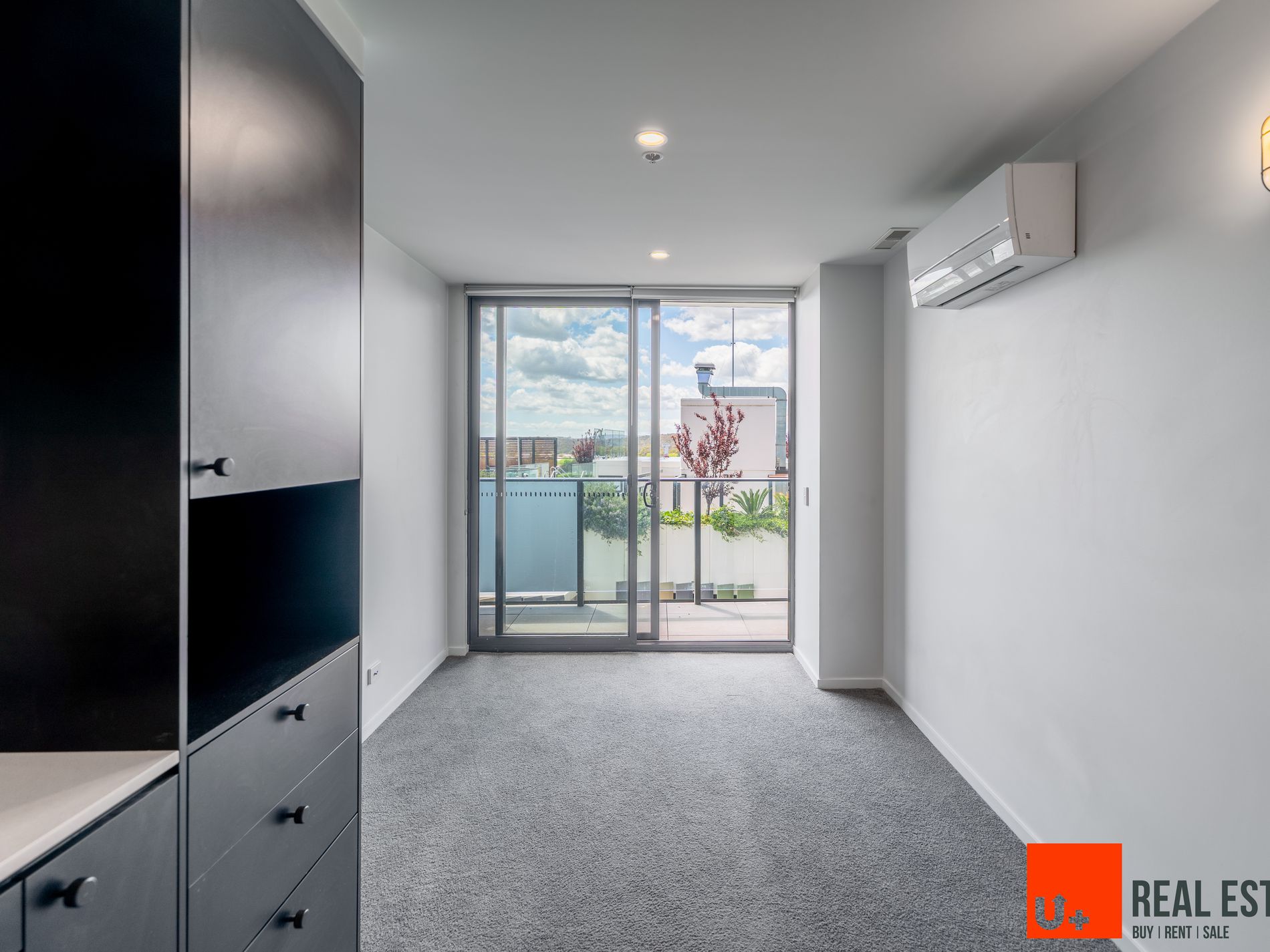 711 / 90 Swain St, Gungahlin