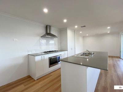 3 Kenton Way, Ravenswood