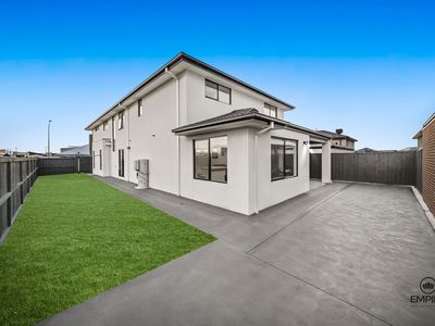 7 Crescendo Boulevard, Clyde