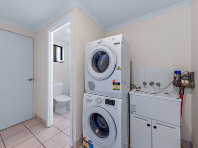 8 / 16 Beach Road, Cannonvale