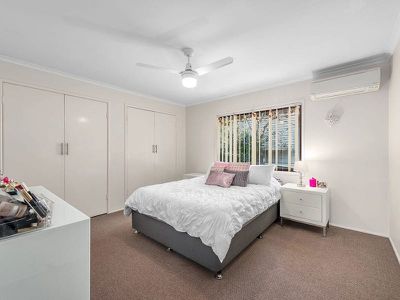 2/10 Roseglen Street, Greenslopes