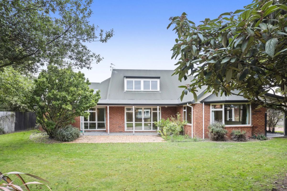 12 Courtfield Close