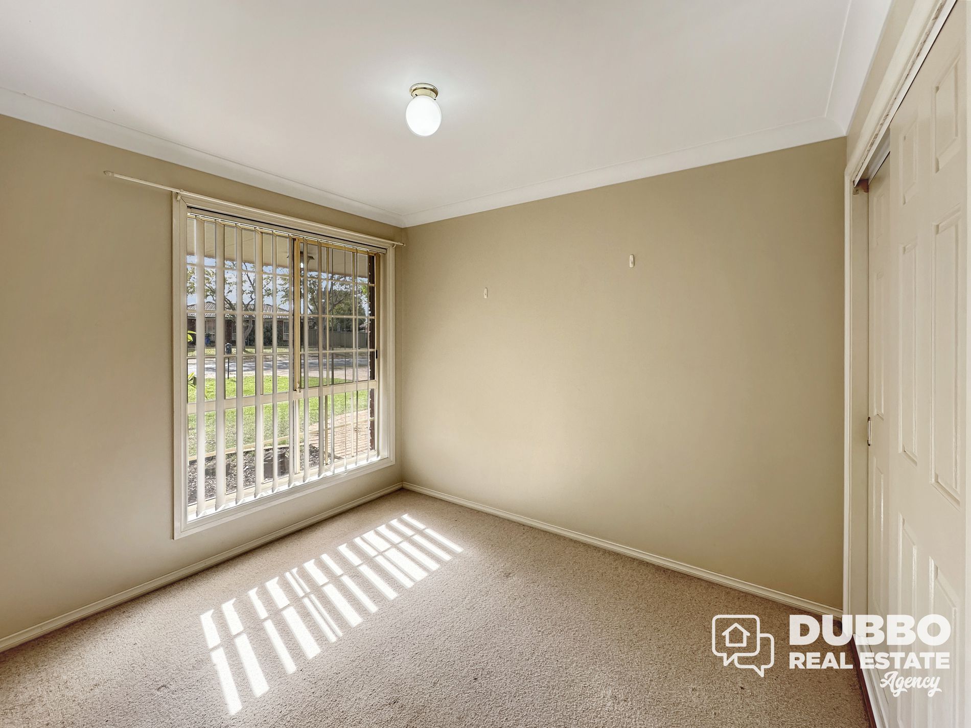 16 Kingfisher Street, Dubbo
