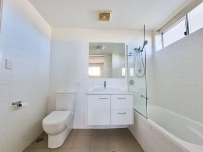 4 / 104 central lane, Gladstone Central