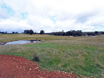 70 McLennan Road, Ladys Pass