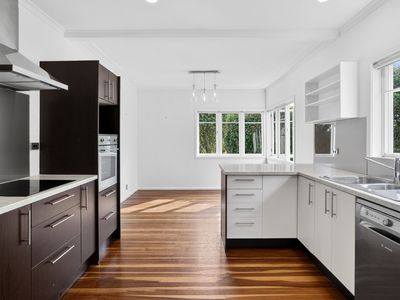 20 & 20A Brian Crescent, Stanmore Bay