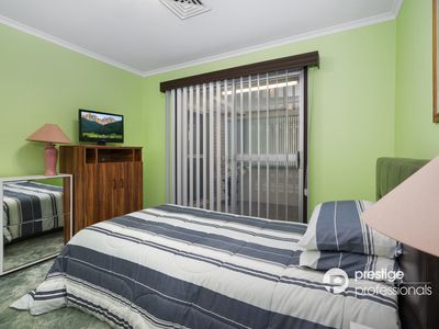 37 Edgecombe Avenue, Moorebank