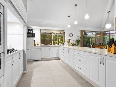 5 Mauldon Mews, Winthrop