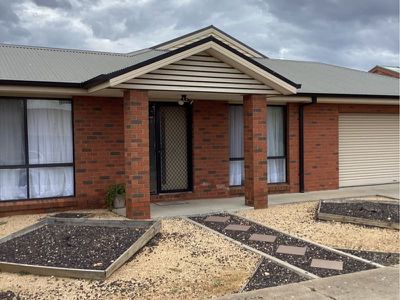 1 / 104 Ashenden Street, Shepparton