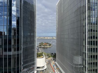 102/2 Sherwood Court, Perth