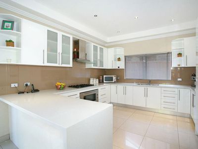 10 Alexander, Arncliffe