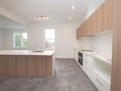 1 / 209 Cargill Street, City Centre