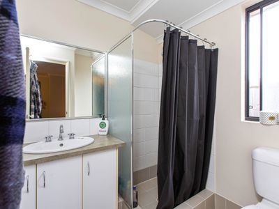 17 Burwood Road, Australind