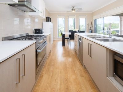 6 McKivat Drive, Springfield Lakes