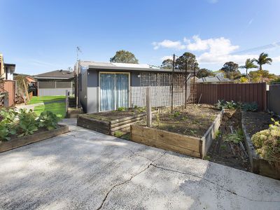 1 Malin Road, Oak Flats