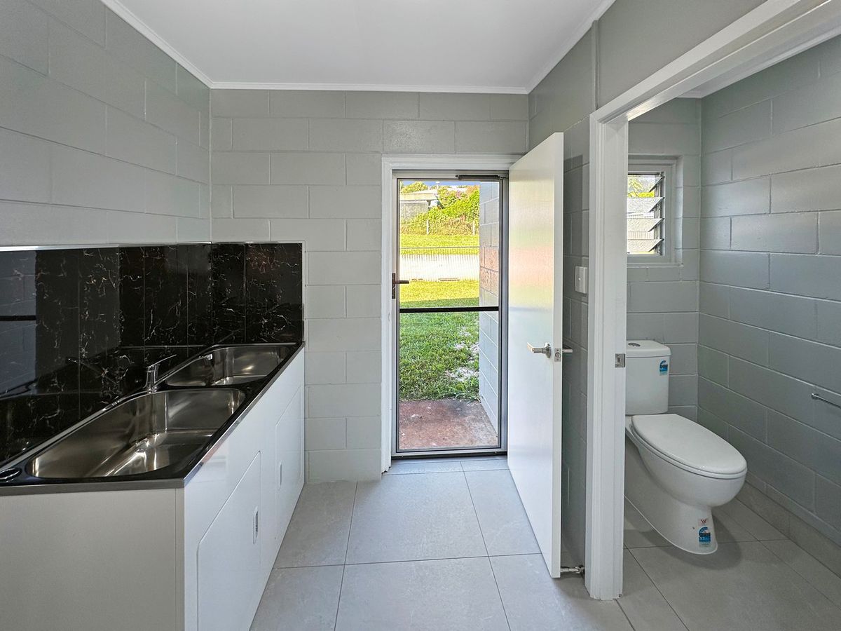 1 / 10 Second Avenue, Atherton