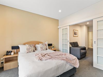 601 / 12 Victoria Avenue, Perth