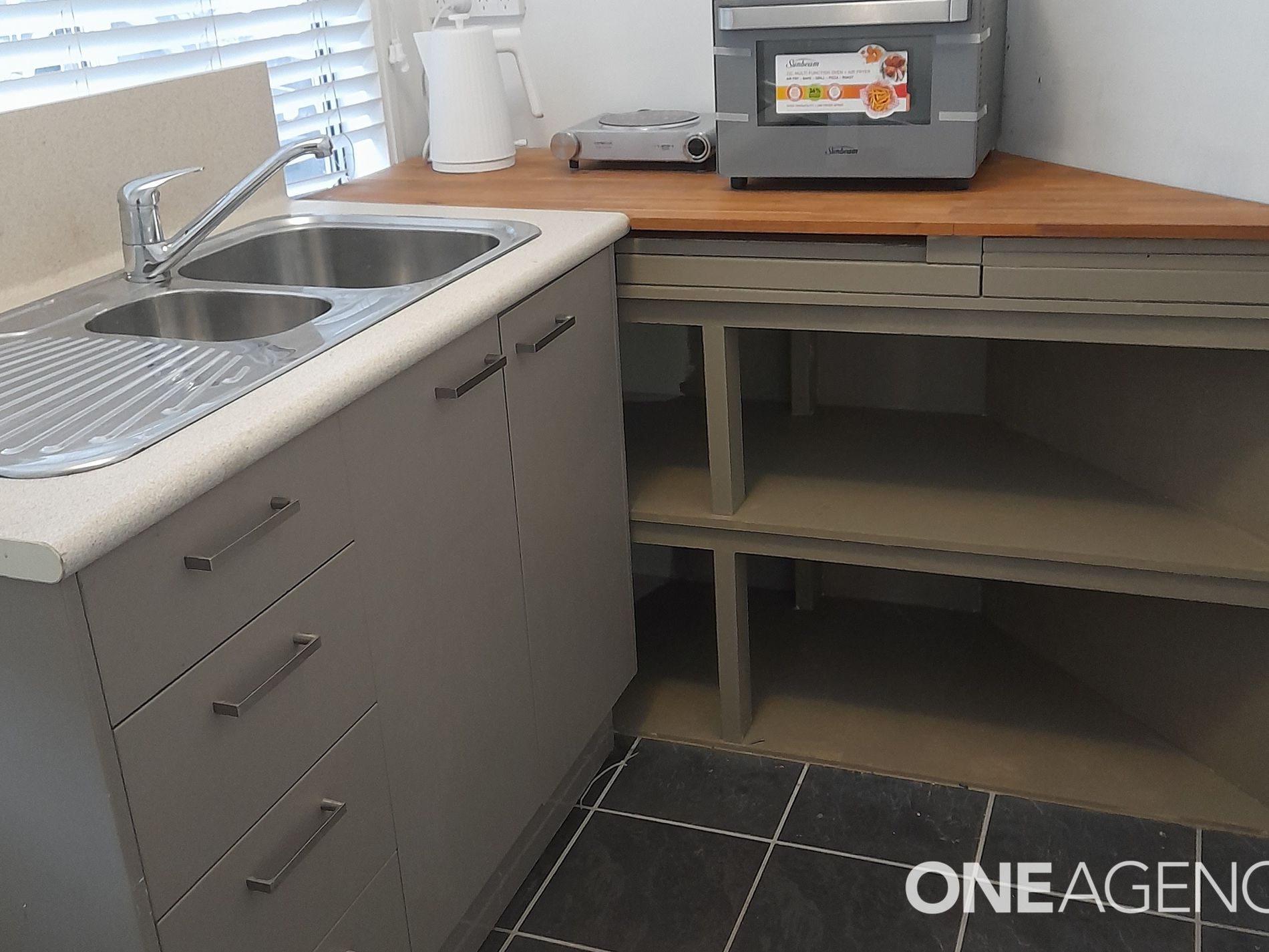 18A Edward Avenue, Kings Point