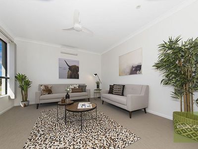 32 Ashmore Crescent, Burdell