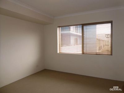 4 / 150 Stirling Street, Perth