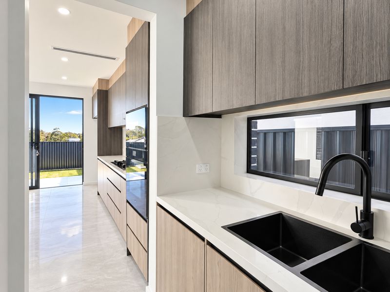 37 Scandinavian Circuit, Rouse Hill