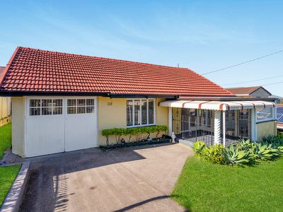 10 Whites Road, Manly West